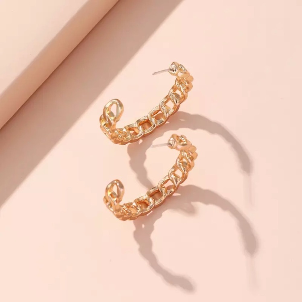 “City Girl” Chain Link Gold Hoop Open Circle Classic Chic Modern Casual Earrings - Picture 3 of 9